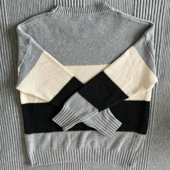 Misslook Women’s Crew Black Cream Grey Neck Striped Sweatshirt sz S gently worn - Picture 2 of 3